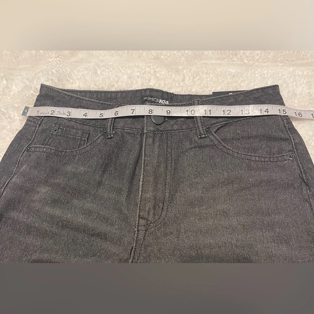 Fashion Nova Black Distressed Straight Leg 🌷Jeans